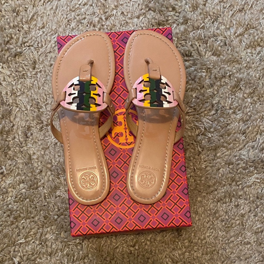Tory Burch MILLER Printed Patent Leather in Pastel Rainbow and Natural Vachetta - Picture 4 of 8